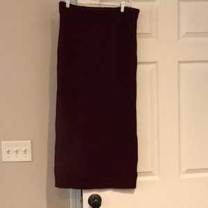 Knitted fitted pencil skirt